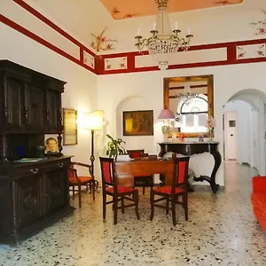 https://villa-mabel.taorminaitalyhotels.com